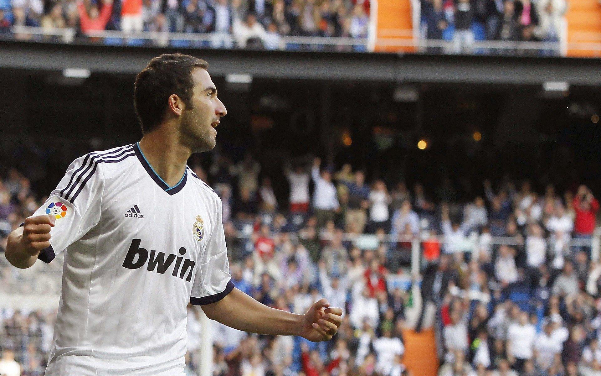 转会市场风云再起，豪门争夺战与新兴势力的崛起