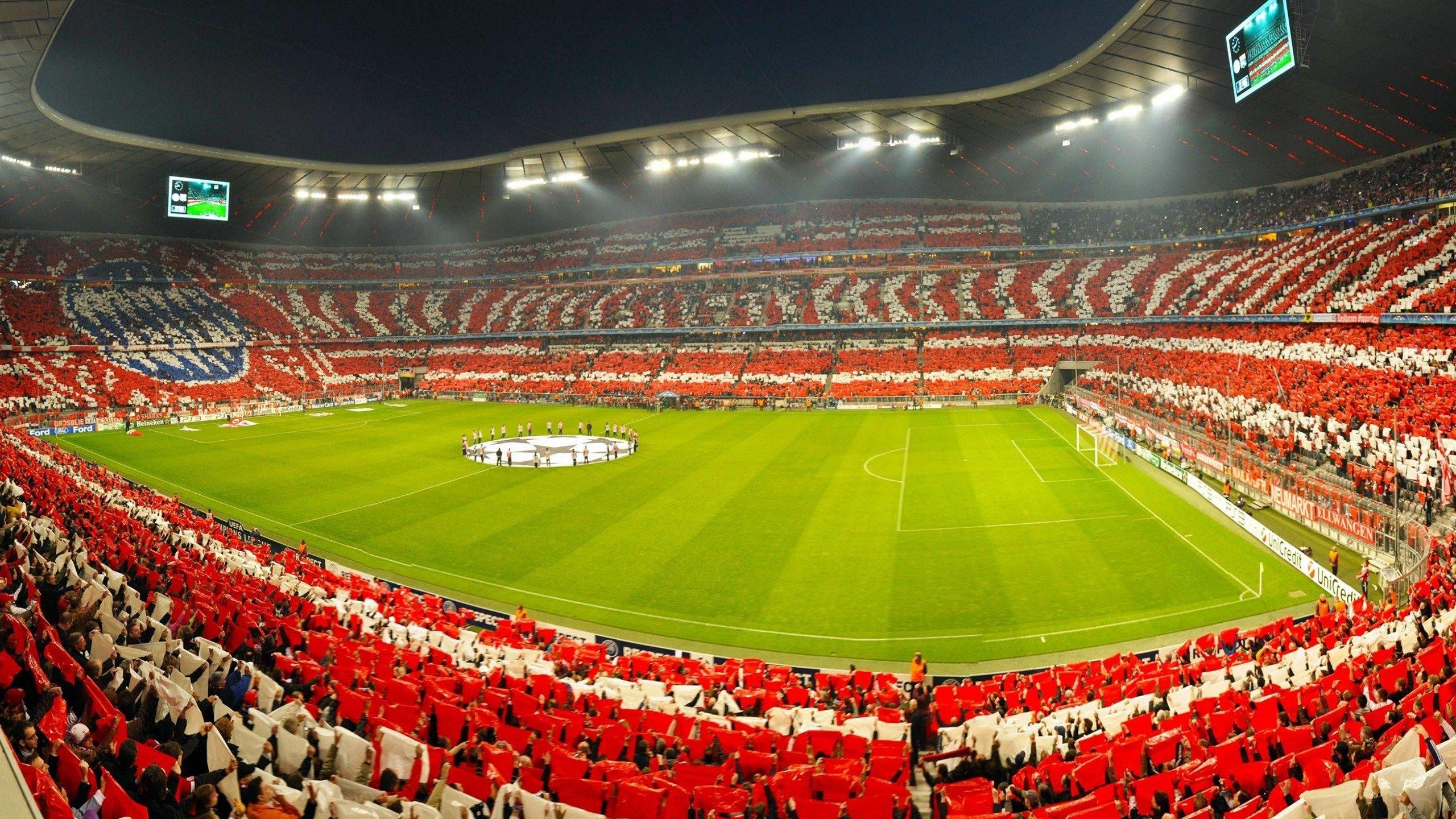 德甲联赛激战正酣，拜仁慕尼黑与多特蒙德上演巅峰对决