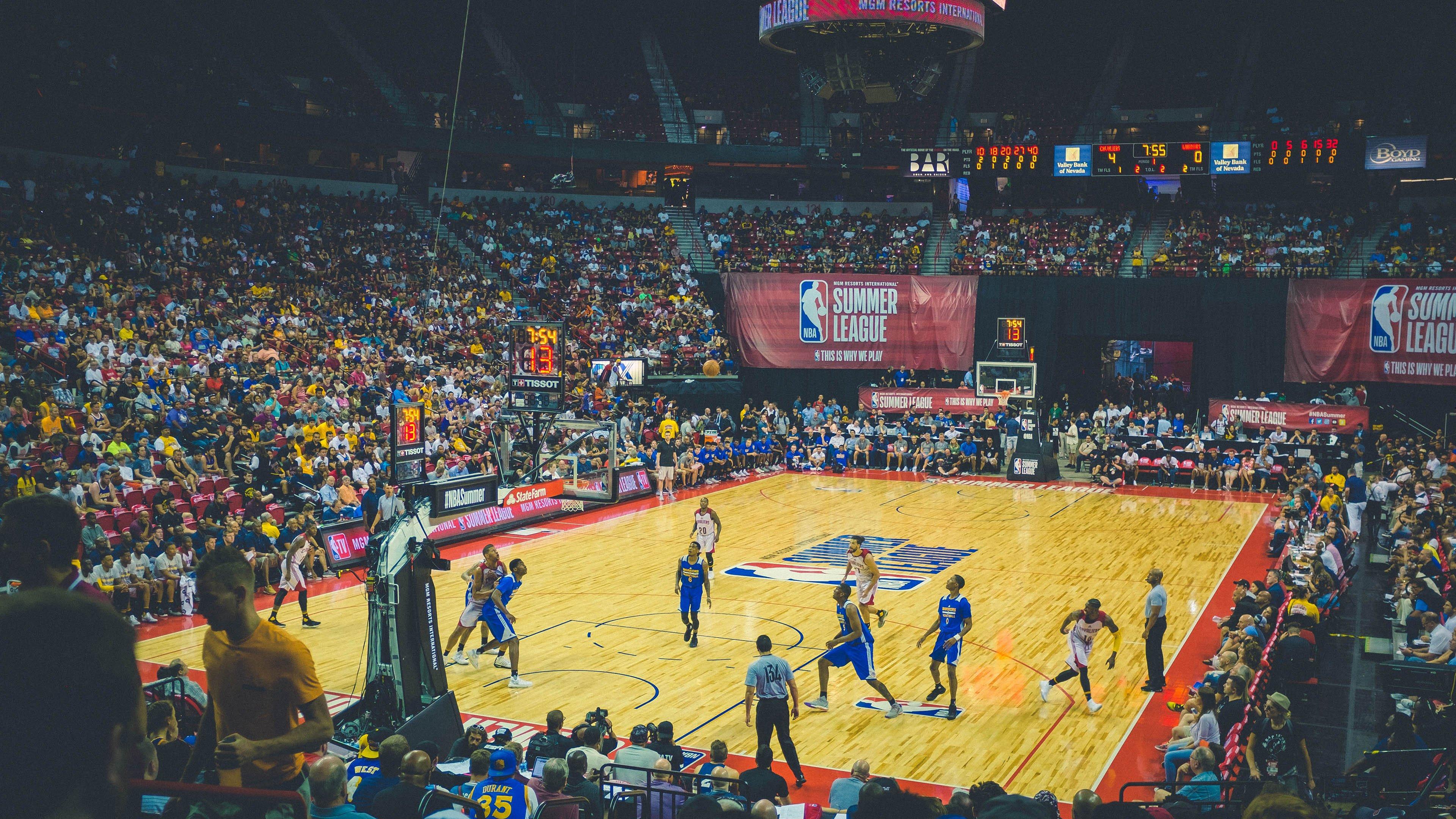 体育心理成胜负关键，运动员如何在高压赛事中保持巅峰状态？