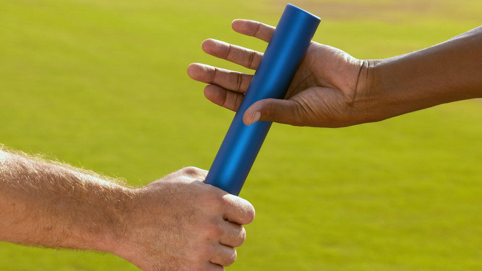 百米飞人巅峰对决 新星闪耀打破十年纪录